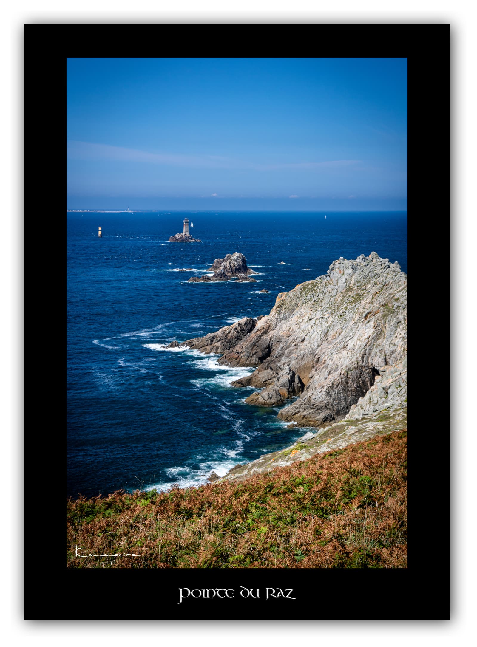 Poster Pointe du Raz - Bretagne (France). Affiches Formats 30x40 cm, 40x60 cm ou 50x70 cm. Impression sur Papier Photo ou alu-dibond. Décoration murale. Paysage. Mer. Phare.