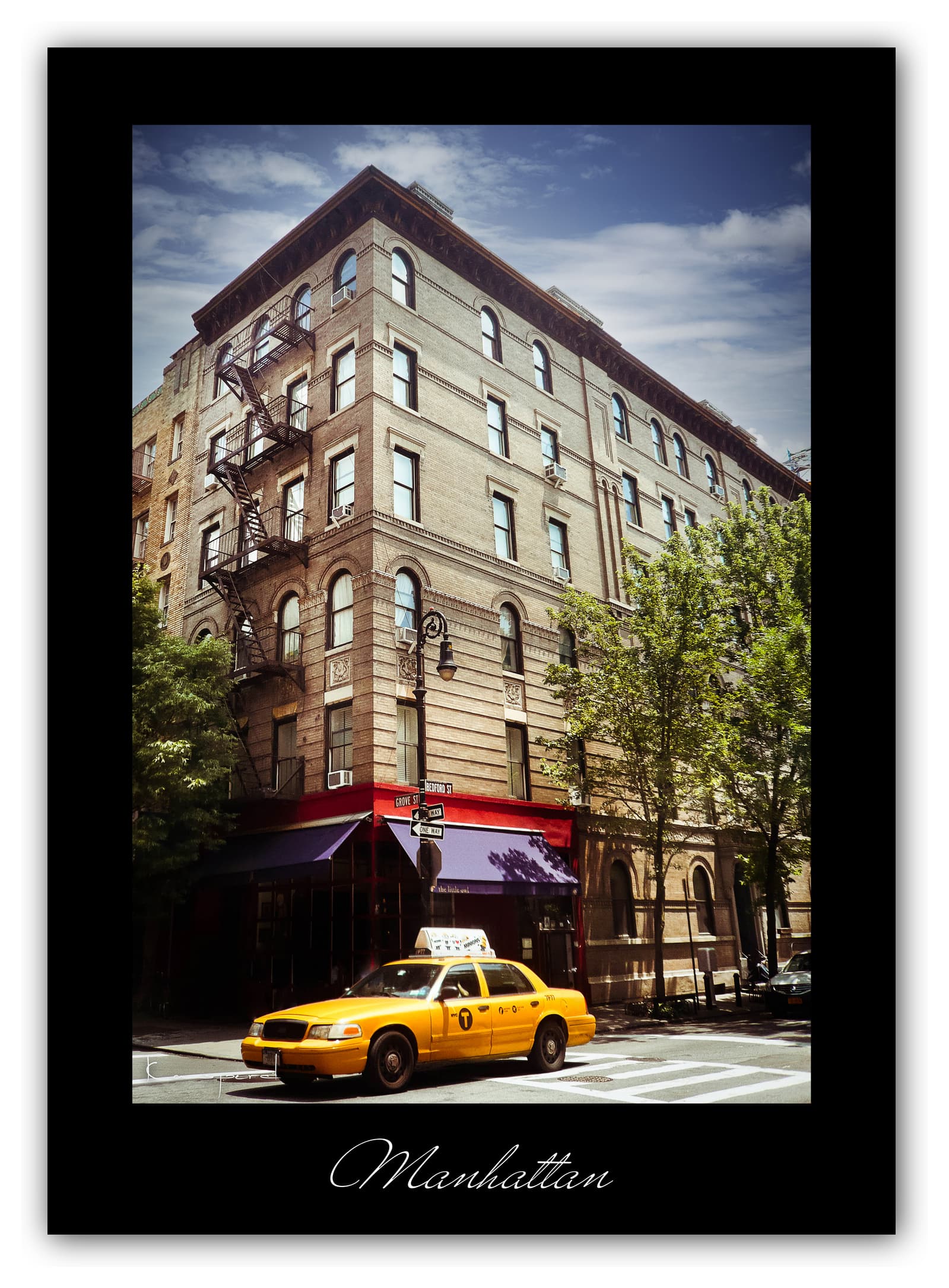 Poster Immeuble Friends (New York - États-Unis). Affiches Formats 30x40 cm, 40x60 cm ou 50x70 cm. Impression sur Papier Photo ou Alu-dibond. Décoration murale. Architecture. Vintage. Manhattan. USA.