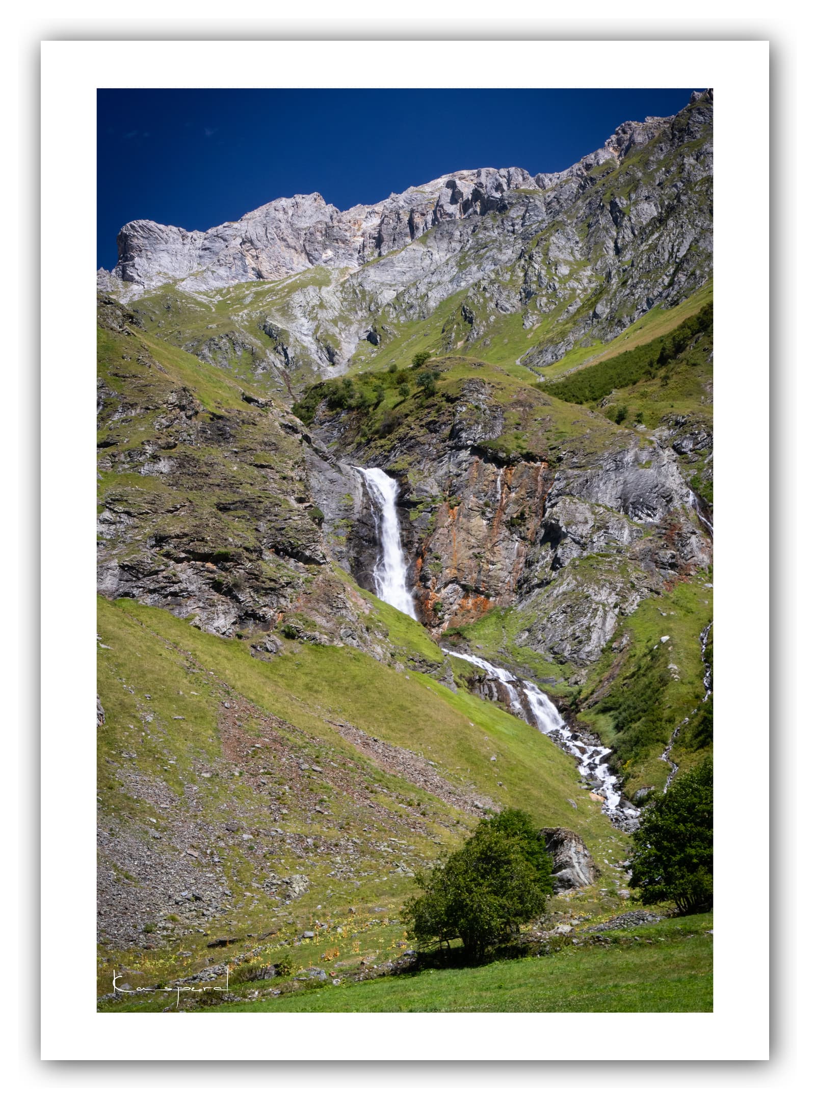 Poster Cascade de Py - Savoie (Les Alpes - France). Affiches Formats 30x40 cm, 40x60 cm ou 50x70 cm. Impression sur Papier Photo. Décoration murale. Paysage montagne. Eté.
