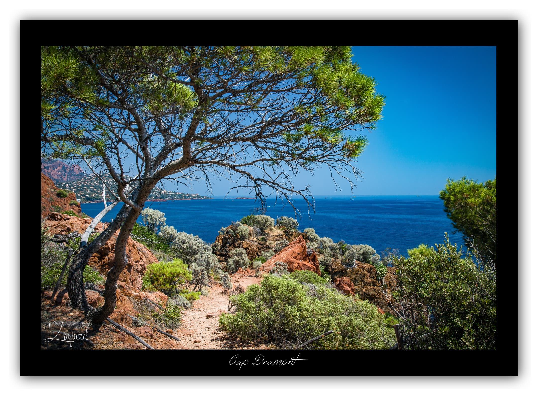 Poster Corniche de l'Estérel - Var (France). Affiches Formats 30x40 cm, 40x60 cm ou 50x70 cm. Impression sur Papier Photo ou alu-dibond. Décoration murale. Nature. Paysage. Panorama. Mer.